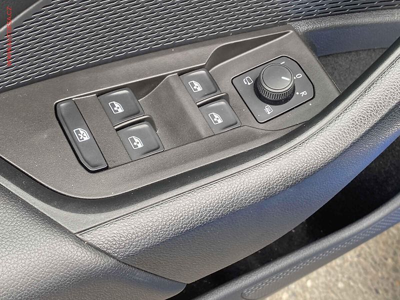 Škoda Octavia (2023) 1.5 e-TEC, 2.maj,ČR, Style - fotka 11 z 15