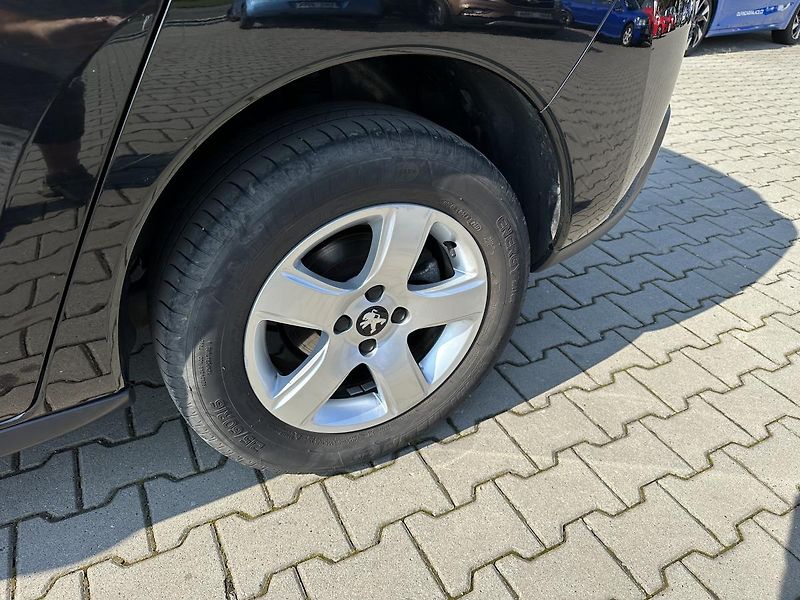 Peugeot 3008 (2015) Acttive 1.6HDi 88kW Navi 1maj - fotka 44 z 47