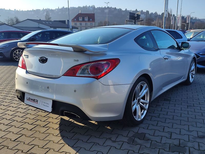 Hyundai Genesis 3.8 V6/223kW Coupe 6AT - fotka 5 z 35