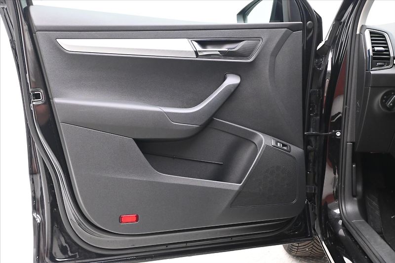 Škoda Karoq 2,0 TDI 85kW DSG NAVIGACE Záru - fotka 24 z 31