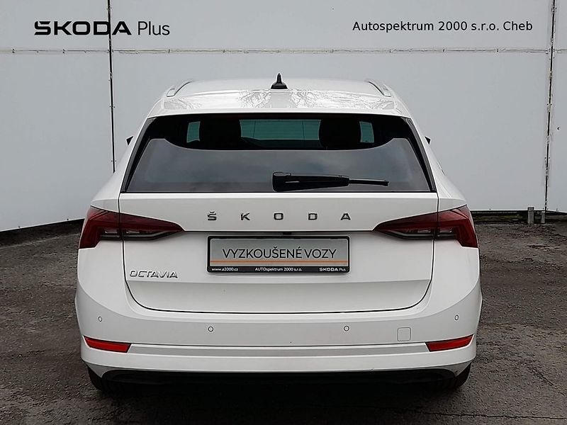 Škoda Octavia COMBI STYLE PLUS 2.0TDI 85KW 7 - fotka 9 z 20