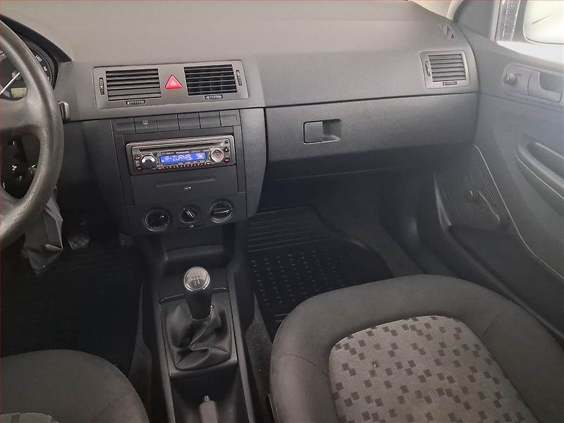 Škoda Fabia (2006) 1.2 12V, nová STK, jezdí dobře - fotka 8 z 16