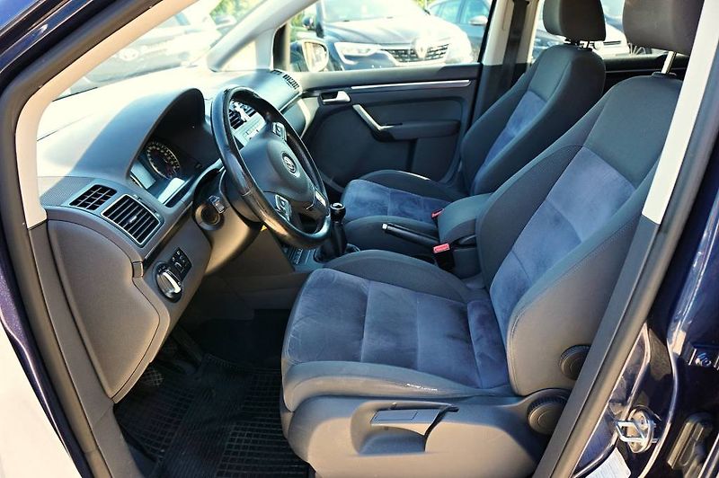 Volkswagen Touran (2011) 2,0 TDI 103 kW - fotka 25 z 48