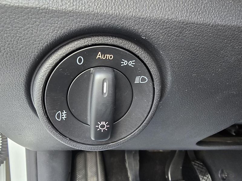 Volkswagen up! CNG KAMERA + DIGIKLIMA ČR - fotka 17 z 25