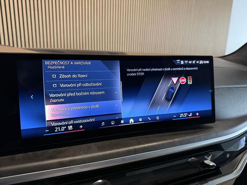 BMW X7 40d M Tažné Masáž Pano Záruka - fotka 35 z 48