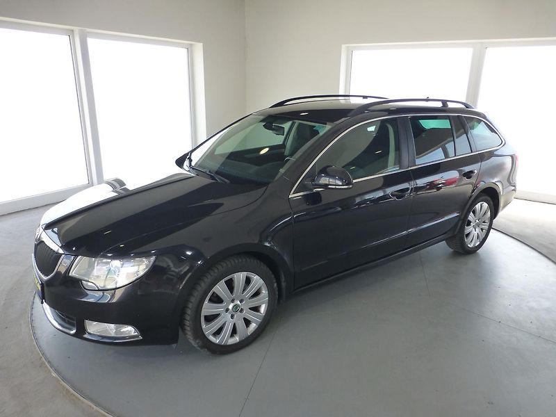 Škoda Superb (2013) 2,0TDI*VYHŘ.S*PARK.S**NAVIGACE - fotka 1 z 28