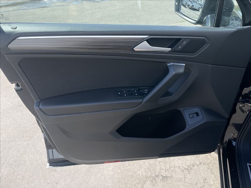 Volkswagen Tiguan Allspace 1,5 TSI DSG Elegance NAVI+ACC - fotka 14 z 22
