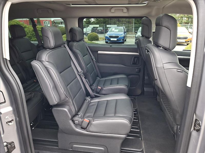 Citroën SpaceTourer 2,0 BlueHDi 180 EAT8 SHINE XL - fotka 16 z 36