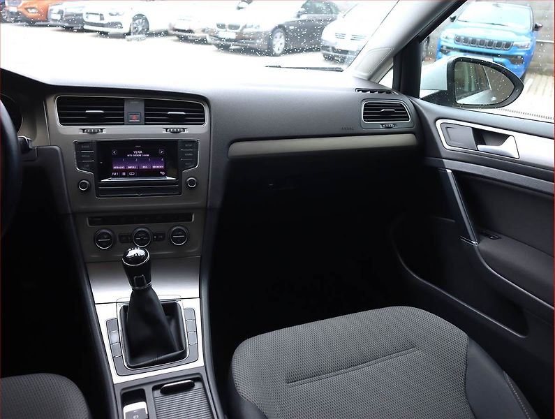 Volkswagen Golf (2014) 1.2 TSI, Serv.kniha, Tempomat - fotka 8 z 17