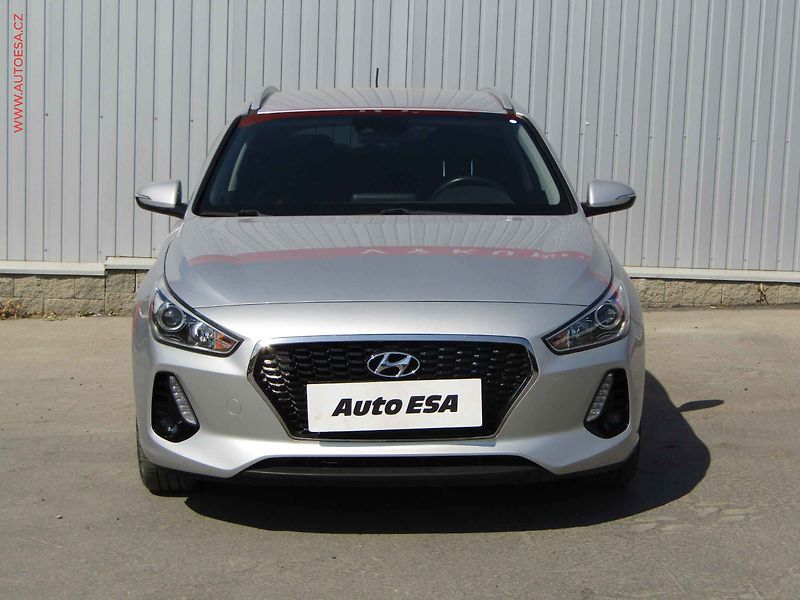 Hyundai i30 (2018) 1.4 T-GDi, 2.maj,ČR, AC - fotka 2 z 18