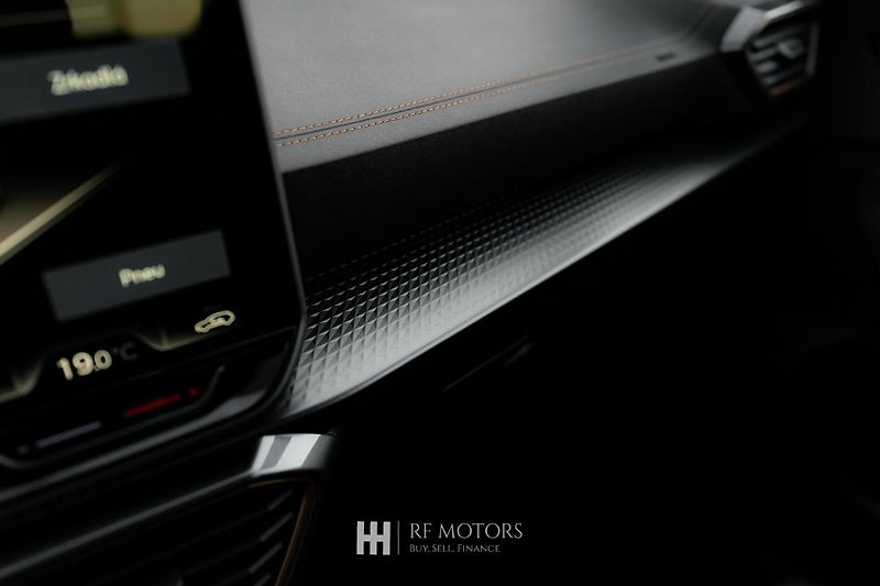 Cupra Formentor (2025) VZ 2,0 TSI 333 4Drive - fotka 41 z 53