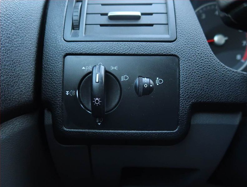 Ford C-MAX (2007) 1.8, po STK, jezdí dobře - fotka 15 z 17