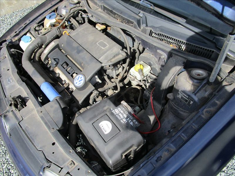 Volkswagen Golf 1.4i 16V, Klima - fotka 35 z 37