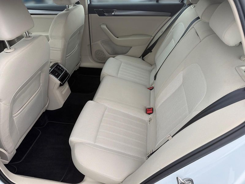 Škoda Superb (2022) COMBI 2.0TDI 110kW DSG DPH - fotka 8 z 11