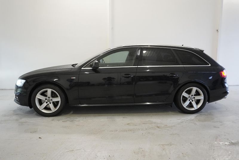 Audi A4 2.0 TFSI 162kW QUATTRO S-LINE - fotka 5 z 27