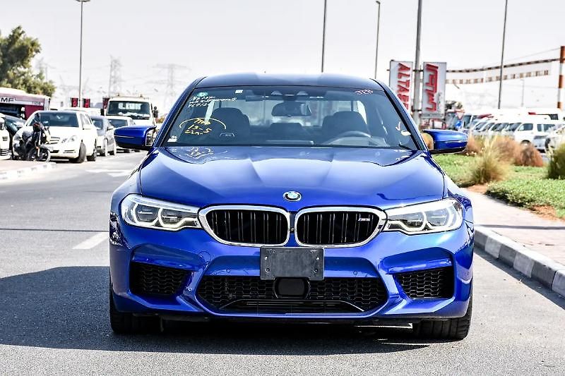 BMW M5 (2018) Sportovní sedan V8 - fotka 3 z 14