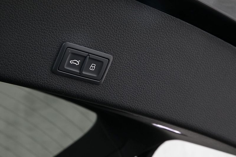 Audi e-tron 55 300kW Sline BlackEd Pano TZ - fotka 42 z 44