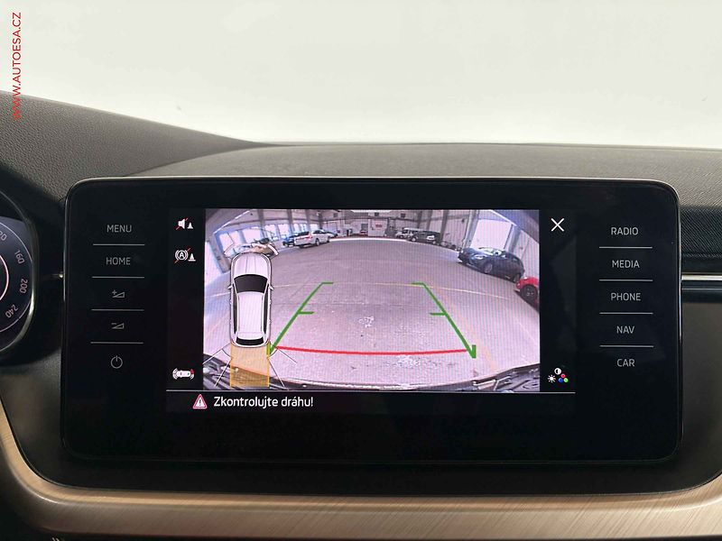 Škoda Kamiq (2020) 1.0 TSi, Style, navi, panor - fotka 14 z 16