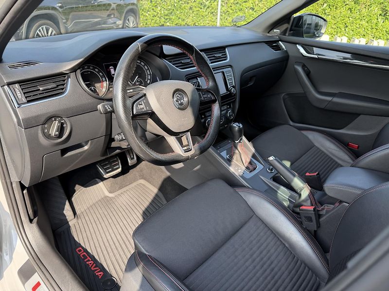 Škoda Octavia 2.0 TDi 135 kW/Challenge - fotka 16 z 23