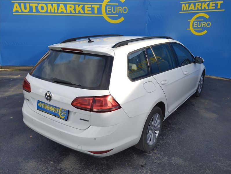 Volkswagen Golf 1,6 TDI 81kW BlueMotion Varian - fotka 4 z 18