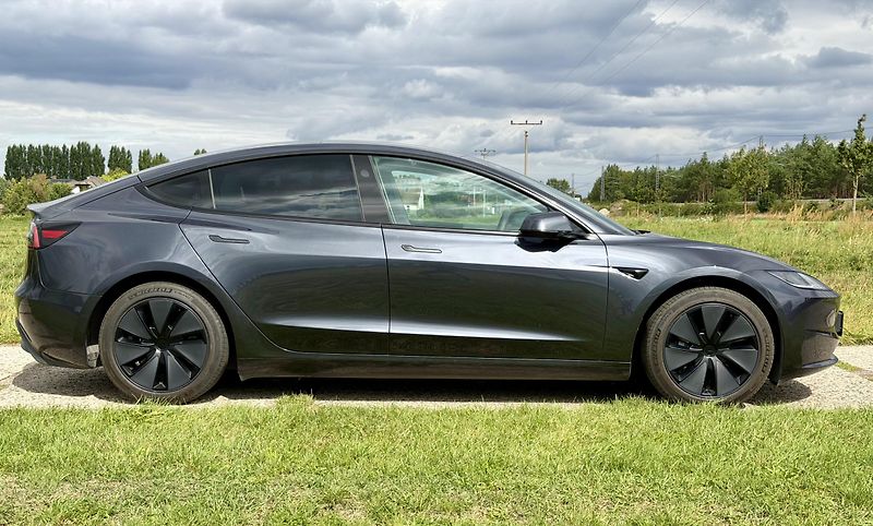 Tesla Model 3 (2024) Highland  - fotka 2 z 19