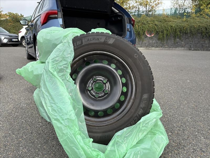 Škoda Scala 1,0 TSi Style ELkufr MRTVÝúhel - fotka 41 z 43