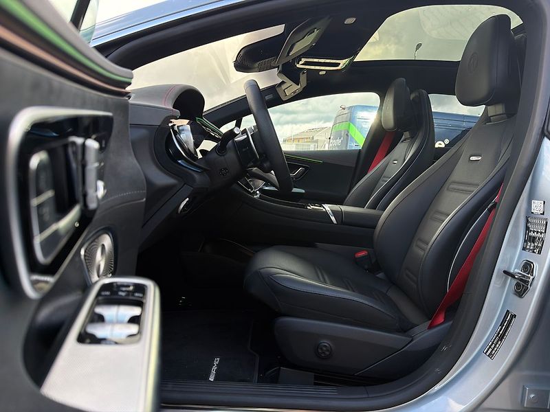 Mercedes-Benz EQE 53 AMG 4MATIC+ - fotka 15 z 38