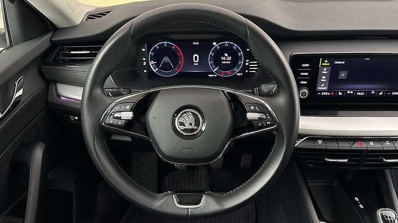 Škoda Octavia 2.0 TDI Ambition Combi - fotka 9 z 22