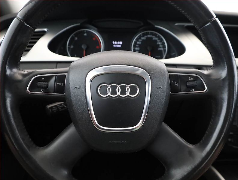 Audi A4 (2010) 2.0 TDI, Serv.kniha, Xenony - fotka 8 z 14