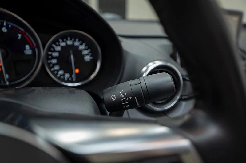 Mazda MX-5 2.0 118 kW RWD 6MT - fotka 20 z 29