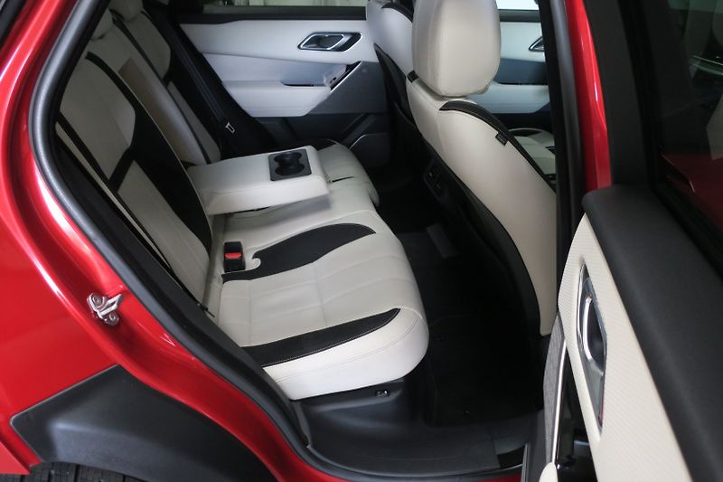 Land Rover Range Rover Velar (2018) D300 R-Dynamic SE, ČR, 1. maj. - fotka 40 z 50