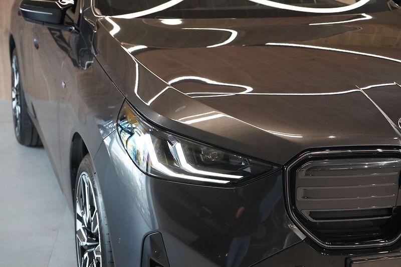 BMW X3 M50 xDrive, Nezávislé, Tažné - fotka 5 z 50