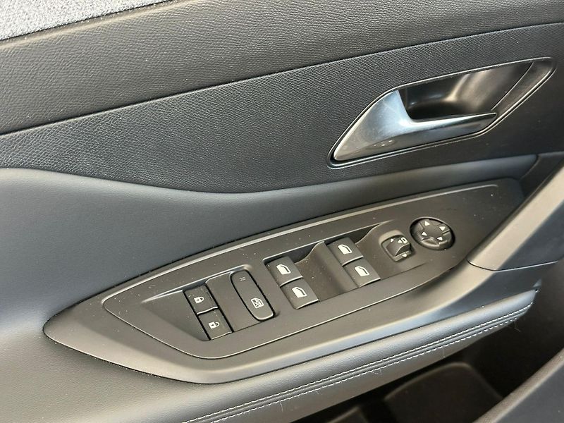 Peugeot 308 (2023) 1.2i,Allure,130HP,DPH,ZÁRUKA - fotka 18 z 20