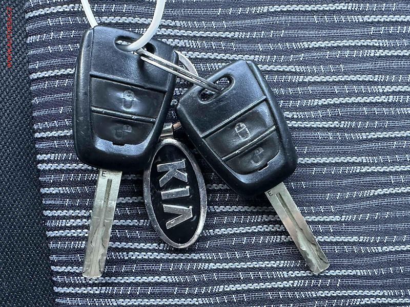 Kia Ceed (2008) 1.4i, AC, tažné - fotka 18 z 18
