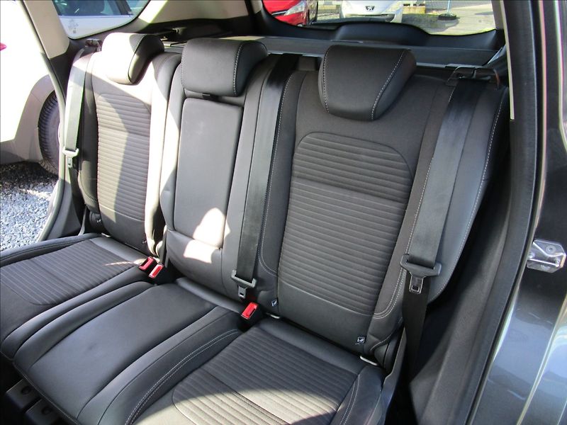 Ford Kuga 2.0TDCi 132kW AWD, automat - fotka 29 z 41