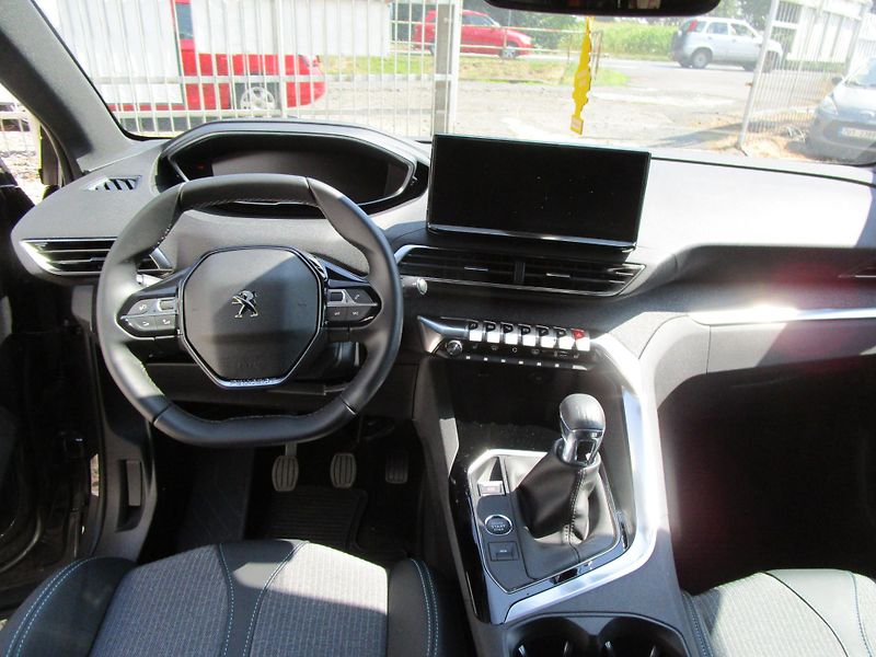 Peugeot 3008 1,2-96KW-1.MAJTIEL-NAJ-1.400KM - fotka 12 z 18