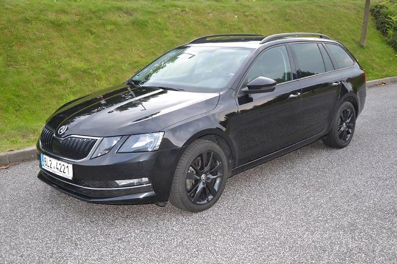 Škoda Octavia combi4x4 110 kW DSG Black line - fotka 4 z 42