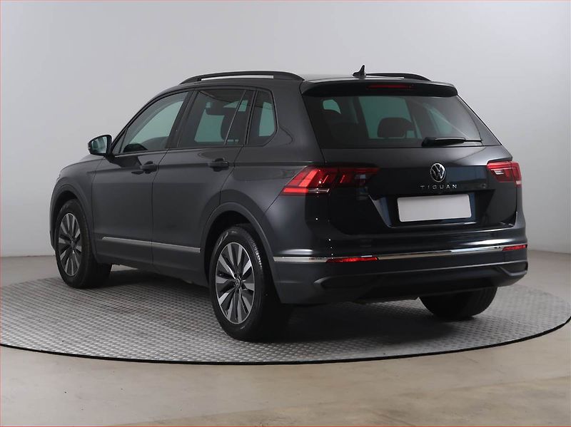 Volkswagen Tiguan (2020) 2.0 TDI - fotka 4 z 18