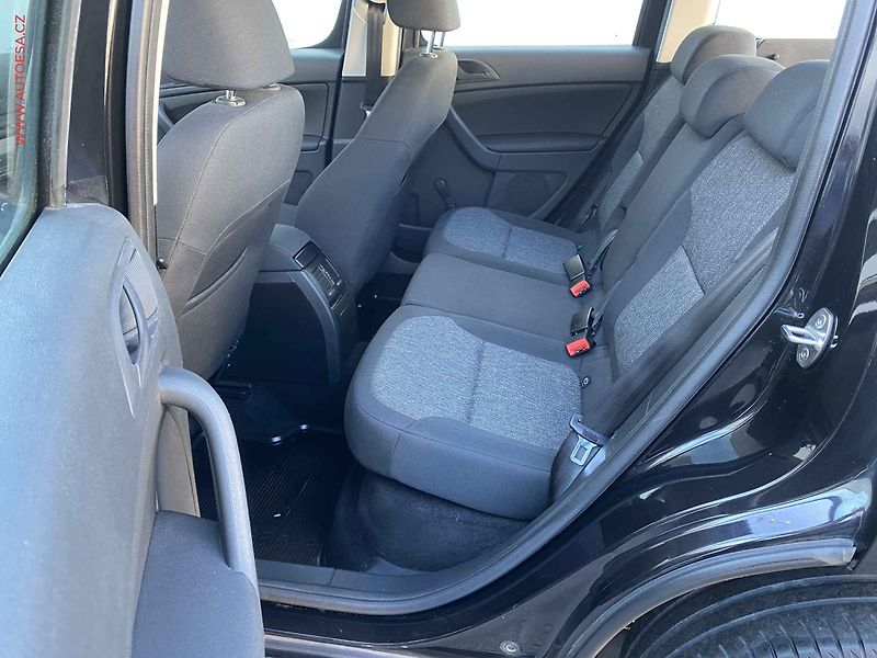 Škoda Yeti (2014) 1.6 TDi, GreenLine, +kola - fotka 10 z 17