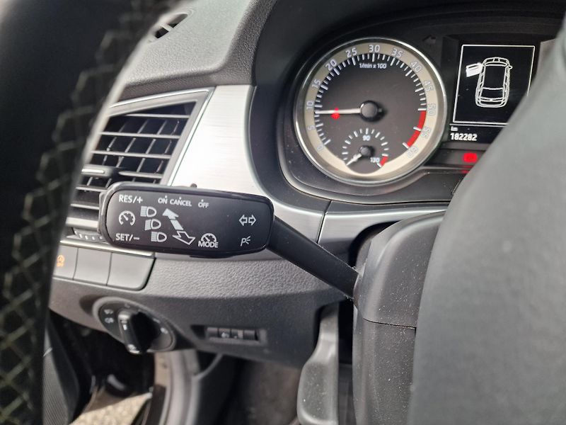 Škoda Fabia 1,4TDI 66KW EDITION  - fotka 15 z 20