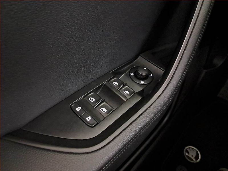 Škoda Superb (2022) Style 2.0 TSI - fotka 16 z 19
