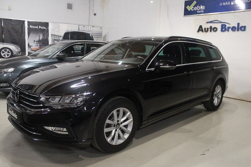 Volkswagen Passat (2023) 110kW, Tažné, Nezávislé topení - fotka 2 z 34