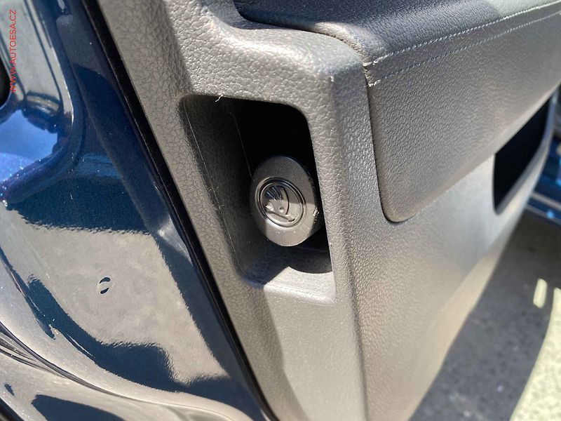 Škoda Superb (2021) 1.5 TSi, Kůže, TZ, navi - fotka 13 z 20