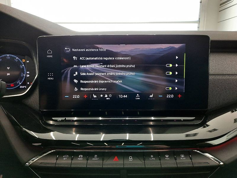 Škoda Octavia (2022) Combi Sportline 2.0 TSI 4x4 (1 - fotka 17 z 31
