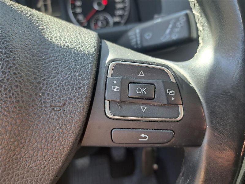 Volkswagen Touran 1,6 TDI Comfortline - fotka 32 z 43