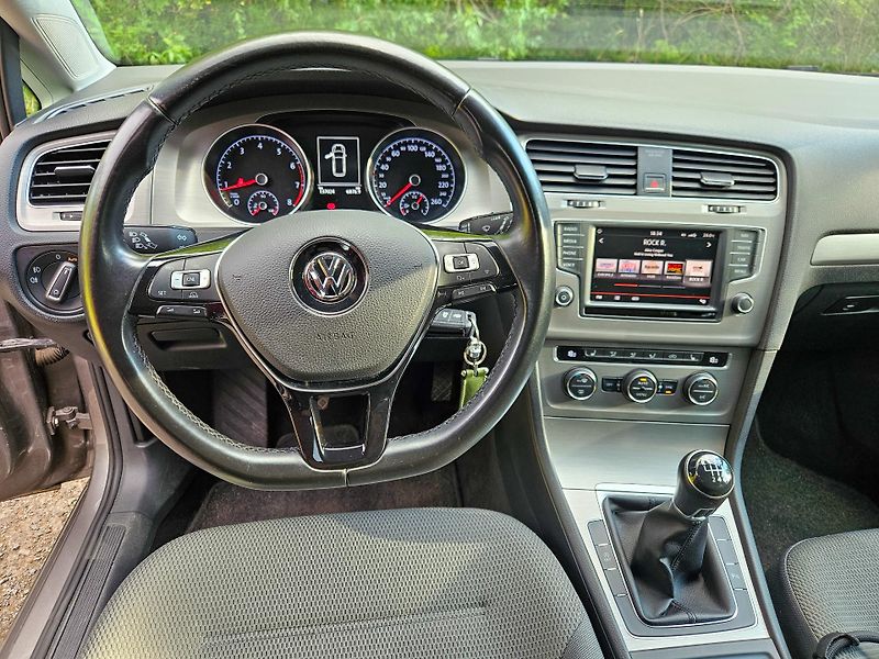 Volkswagen Golf Variant (2016) - fotka 22 z 25