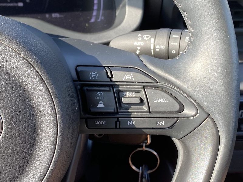 Toyota Yaris 1.5HEV, ČR, Style, záruka - fotka 16 z 27