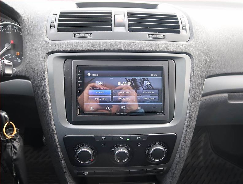 Škoda Octavia (2012) 1.6 TDI, po STK, plně pojízdný - fotka 12 z 14
