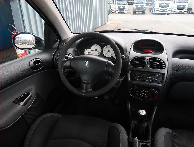 Peugeot 206 (2006) 1.4 HDI, po STK, Klima - fotka 7 z 14