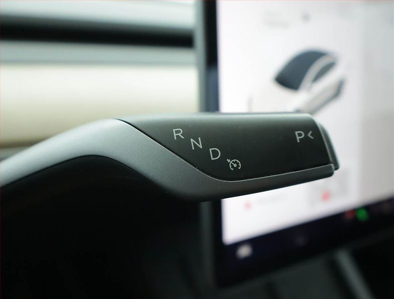 Tesla Model 3 (2021) Long Range 4WD 79kWh, SoH 91% - fotka 13 z 21